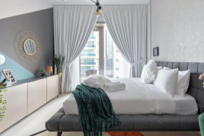 Stella Stays Bright Studio Dubai JBR Beach Netflix